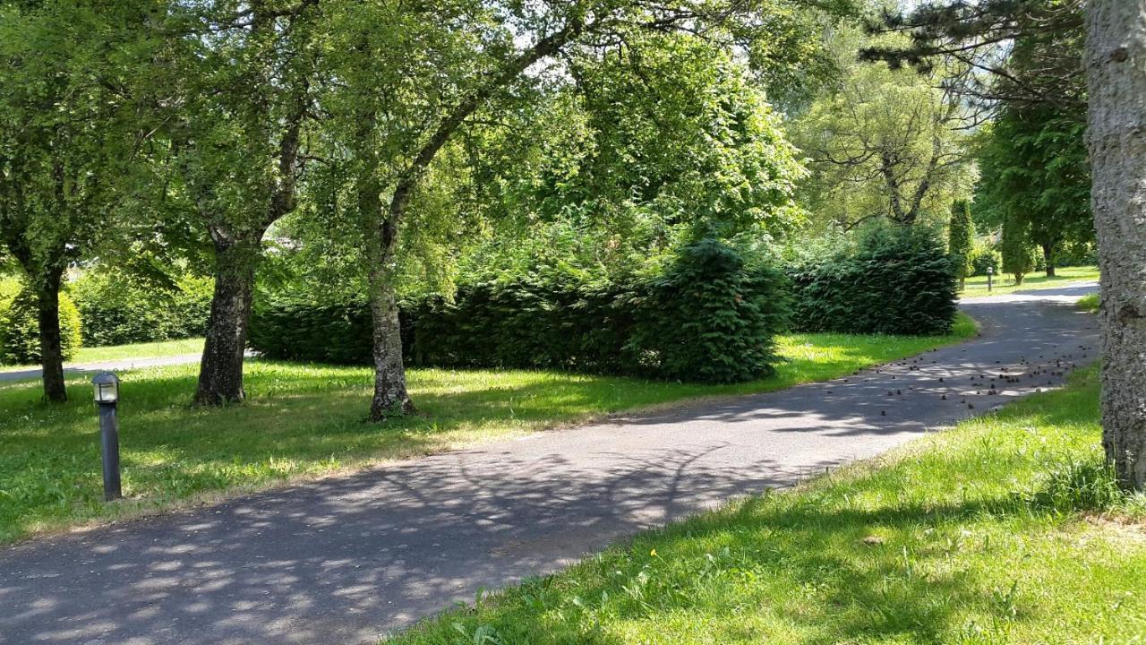 Camping Les Vernieres La Bourboule Extérieur photo